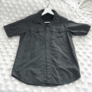 Columbia short sleeve button down athletic shirt. M.